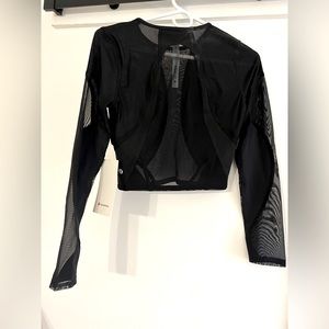 Brand New Lululemon Mesh Panelled Training Long Sleeve. New with Tags. Size 8